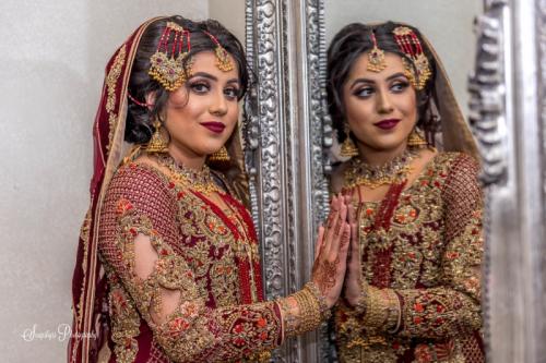 mirror reflecting beauty of bride